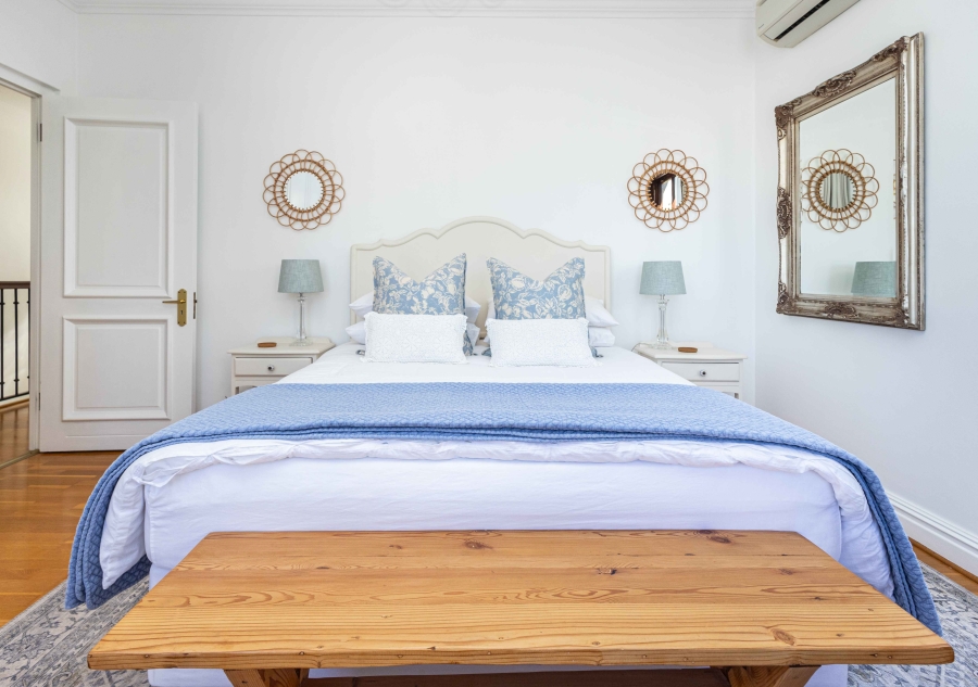 3 Bedroom Property for Sale in Sea Point Western Cape